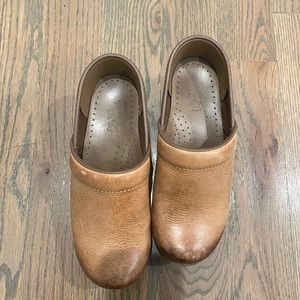 Dansko honey distress